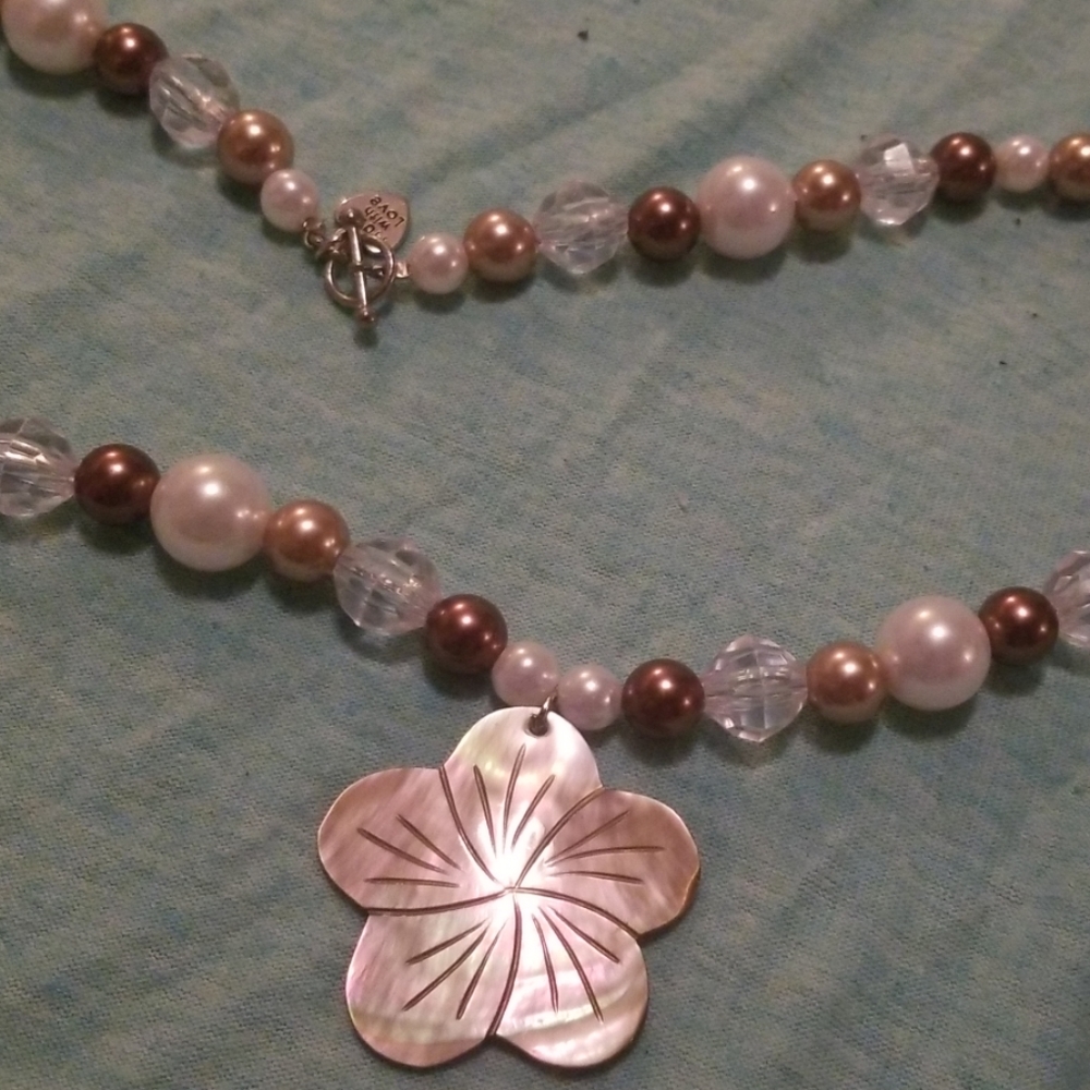 Seashell pendant Necklace